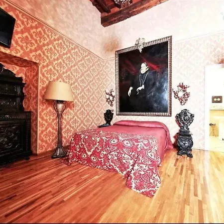 Bed & Breakfast Antica Dimora Dell'orso 3*