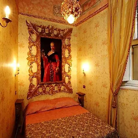 فندق مبيت وإفطار Antica Dimora Dell'orso 3*